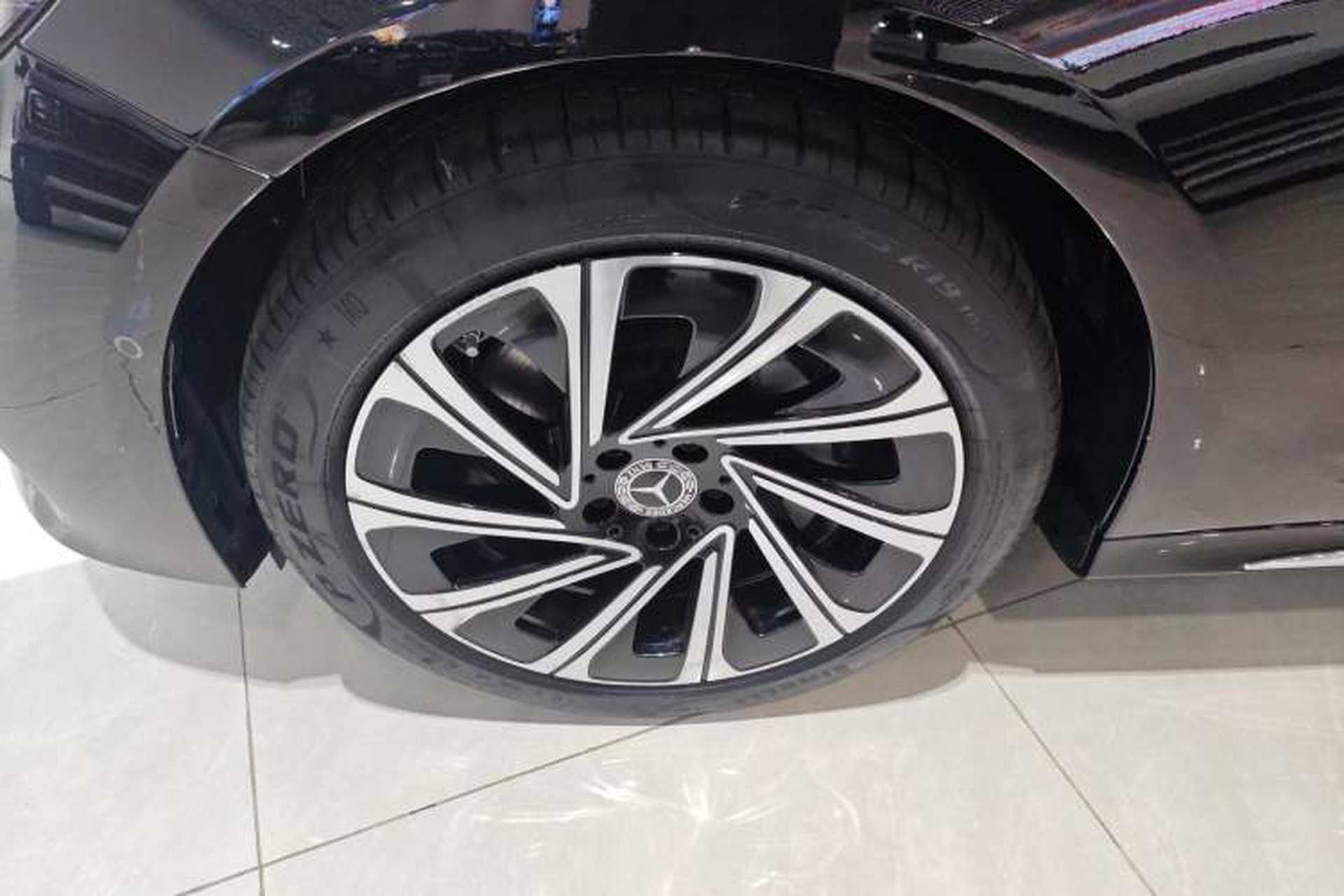 Used Mercedes-Benz E-Class 2024 E 300 L Luxury Model Exterior 4