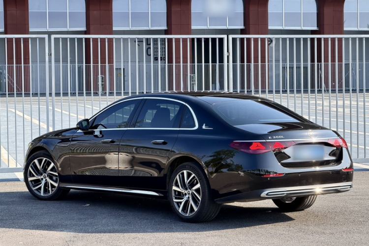 Used Mercedes-Benz E-Class 2024 Refresh E 300 L Stylish Edition Exterior 5