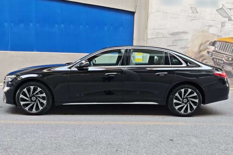 Used Mercedes-Benz E-Class 2024 E 300 L Luxury Model Exterior 5