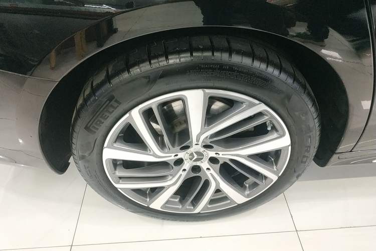 Used Mercedes-Benz E-Class 2024 E 300 L Stylish Model Exterior 5