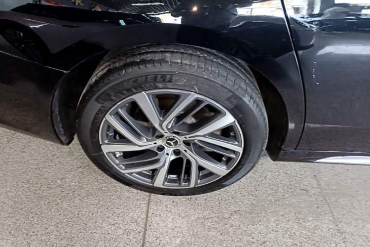 Used Mercedes-Benz E-Class 2024 Refresh E 300 L Stylish Edition Exterior 5
