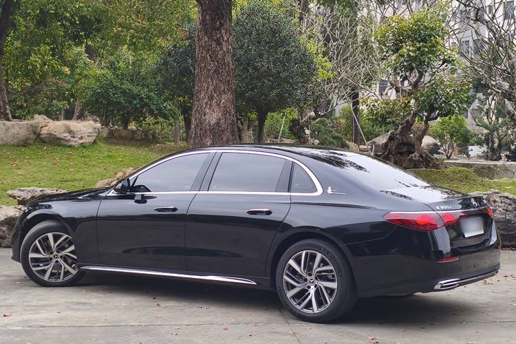 Used Mercedes-Benz E-Class 2024 Refresh E 300 L Stylish Edition Exterior 5