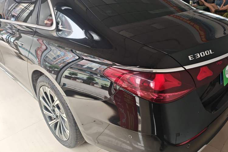 Used Mercedes-Benz E-Class 2024 E 300 L Luxury Model Exterior 5