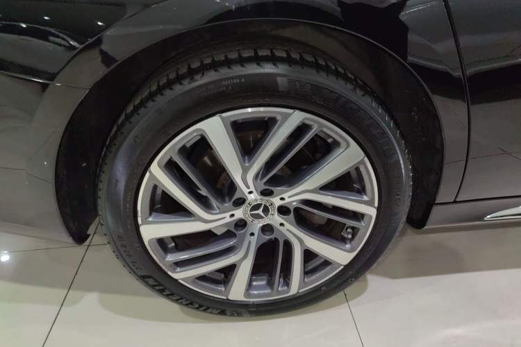 Used Mercedes-Benz E-Class 2024 E 300 L Stylish Model Exterior 5