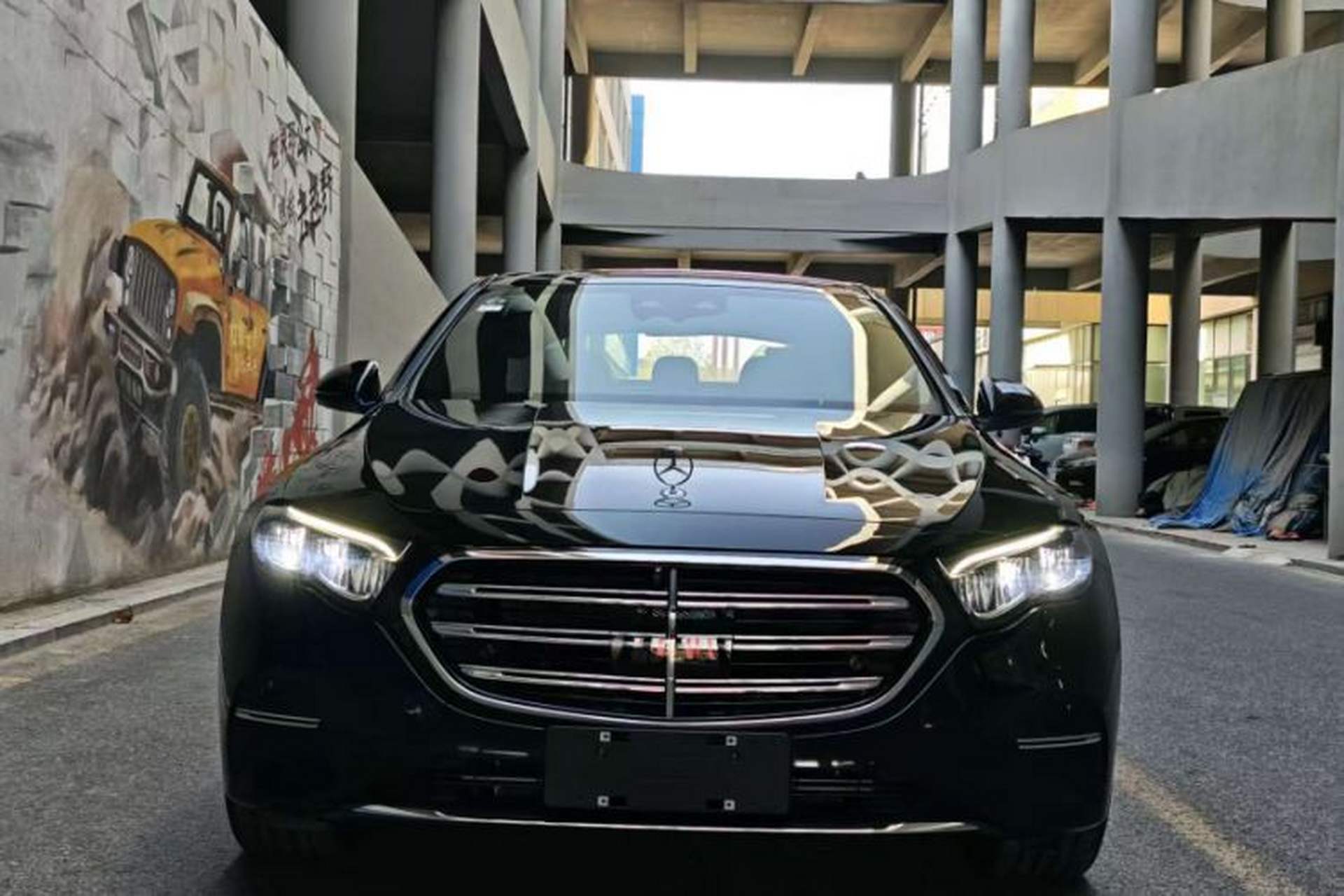 Used Mercedes-Benz E-Class 2024 E 300 L Luxury Model Exterior 6