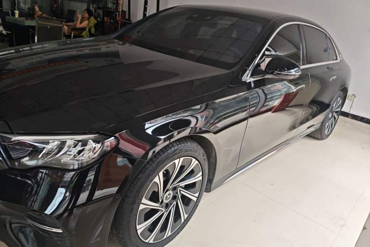 Used Mercedes-Benz E-Class 2024 E 300 L Luxury Model Exterior 6