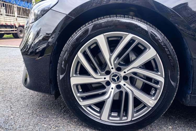Used Mercedes-Benz E-Class 2024 E 300 L Stylish Model Exterior 6