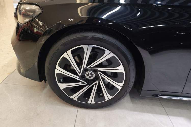 Used Mercedes-Benz E-Class 2024 E 300 L Luxury Model Exterior 7