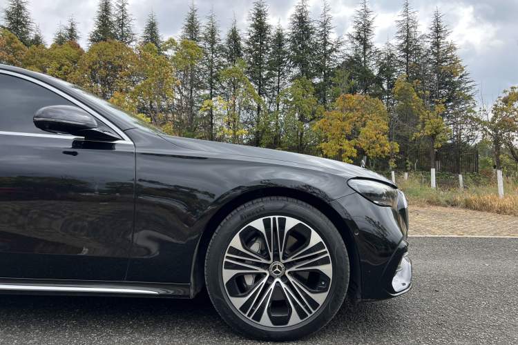 Used Mercedes-Benz E-Class 2024 Facelift E 300 L Fashion Sport Edition Exterior 8