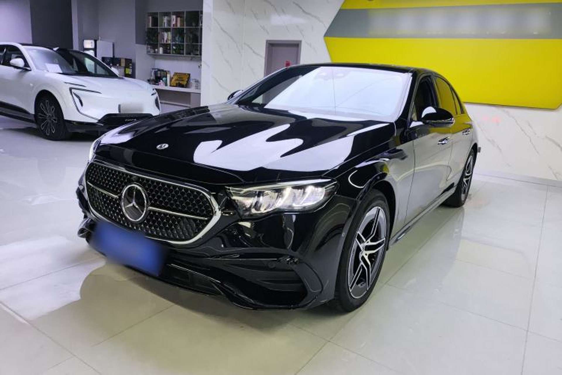 Used Mercedes-Benz E-Class 2024 E 300 Fashion Sport Edition Front Left 45 Deg