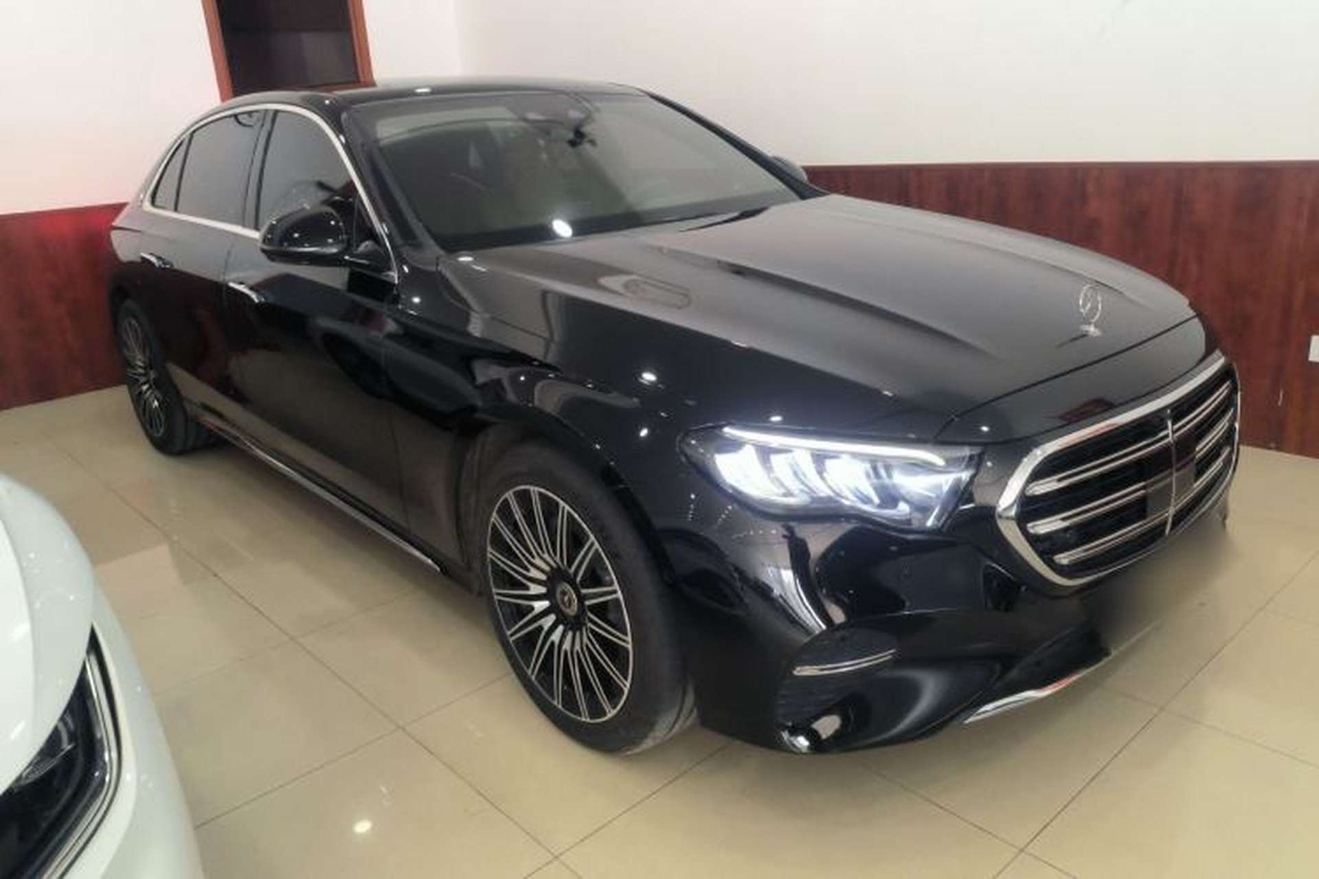 Used Mercedes-Benz E-Class 2024 Refresh E 300 L Stylish Edition Front Right 45 Deg