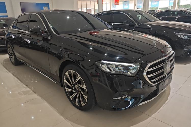 Used Mercedes-Benz E-Class 2024 Facelift E 300 L Luxury Edition Front Right 45 Deg