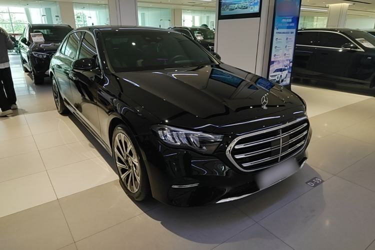Used Mercedes-Benz E-Class 2024 Facelift E 300 L Luxury Edition Front Right 45 Deg