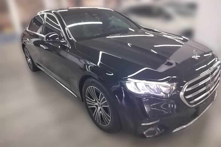 Used Mercedes-Benz E-Class 2024 Facelift E 260 L Front Right 45 Deg