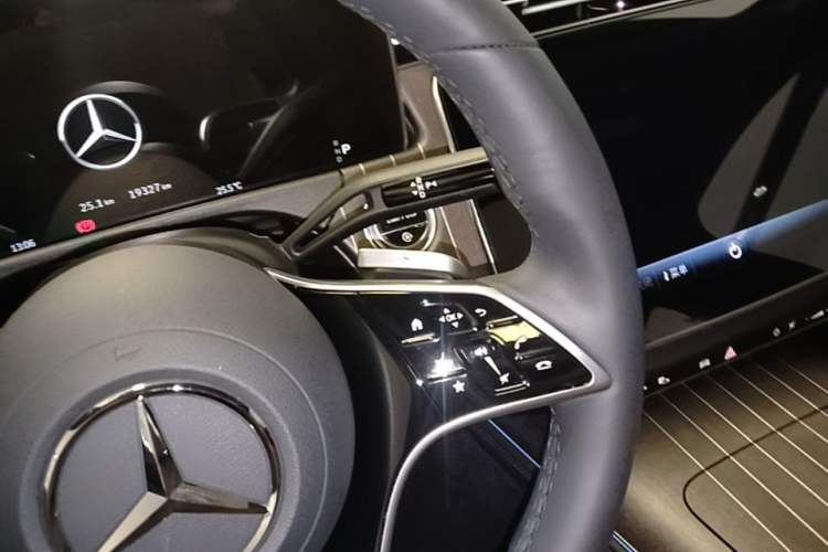Used Mercedes-Benz E-Class 2024 Refresh E 300 L Stylish Edition Gear Lever