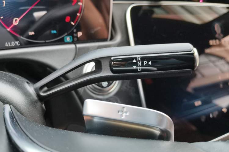 Used Mercedes-Benz E-Class 2024 E 260 Sport Edition Gear Lever