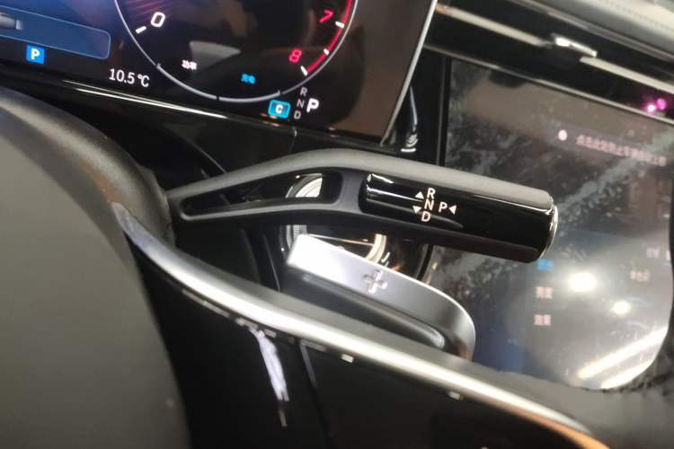 Used Mercedes-Benz E-Class 2024 E 300 L Luxury Model Gear Lever