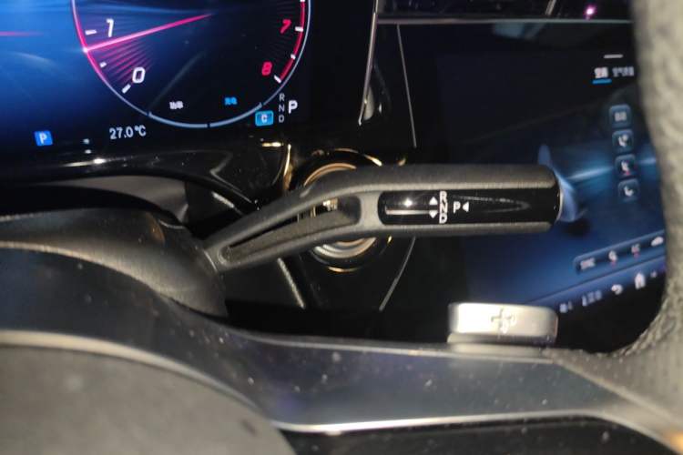 Used Mercedes-Benz E-Class 2024 E 300 L Fashion Sport Model Gear Lever