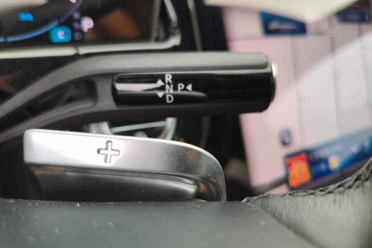 Used Mercedes-Benz E-Class 2024 E 300 L Luxury Model Gear Lever