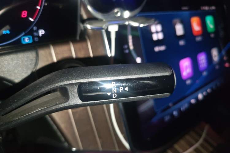 Used Mercedes-Benz E-Class 2024 Refresh E 300 L Stylish Edition Gear Lever