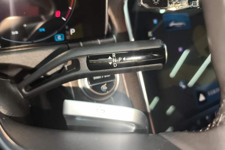 Used Mercedes-Benz E-Class 2024 E 300 L Stylish Model Gear Lever