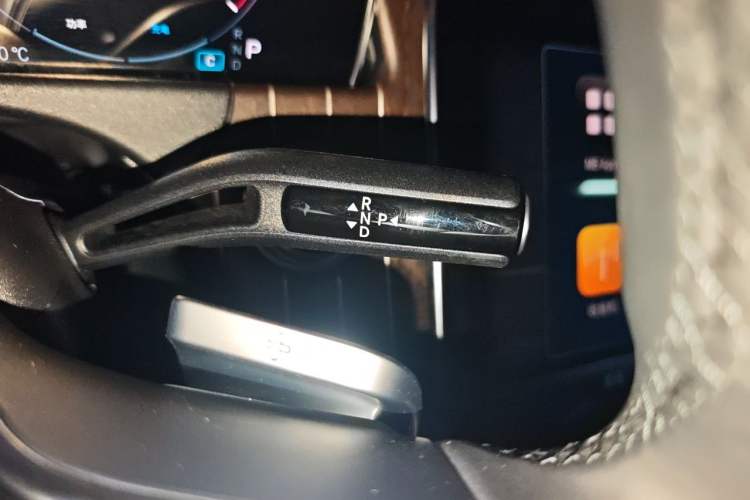 Used Mercedes-Benz E-Class 2024 E 300 L Stylish Model Gear Lever