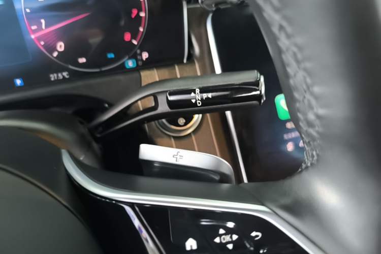 Used Mercedes-Benz E-Class 2024 Refresh E 300 L Stylish Edition Gear Lever