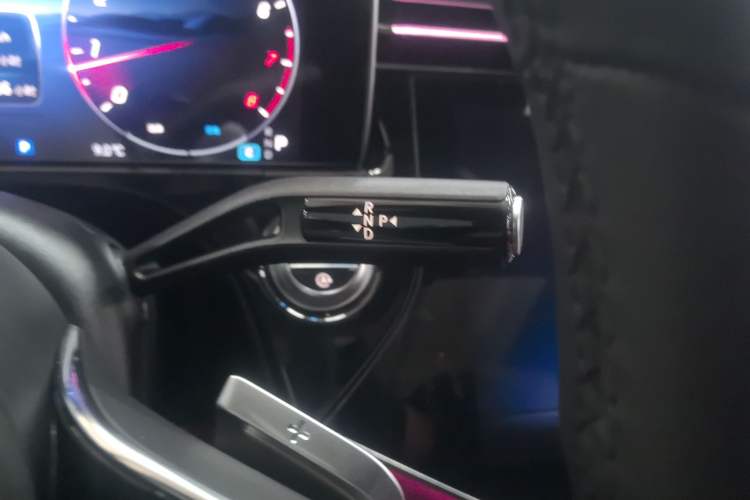 Used Mercedes-Benz E-Class 2024 E 300 Luxury Sport Edition Gear Lever