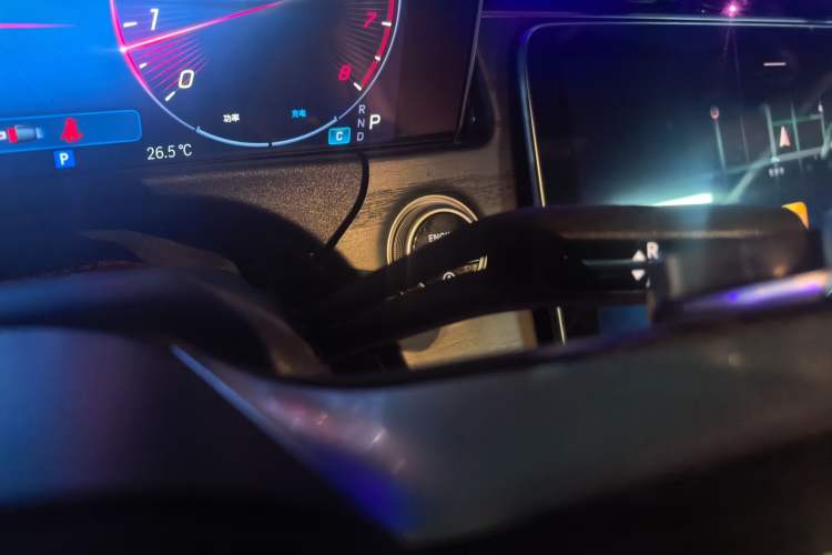 Used Mercedes-Benz E-Class 2024 E 300 L Fashion Sport Model Gear Lever