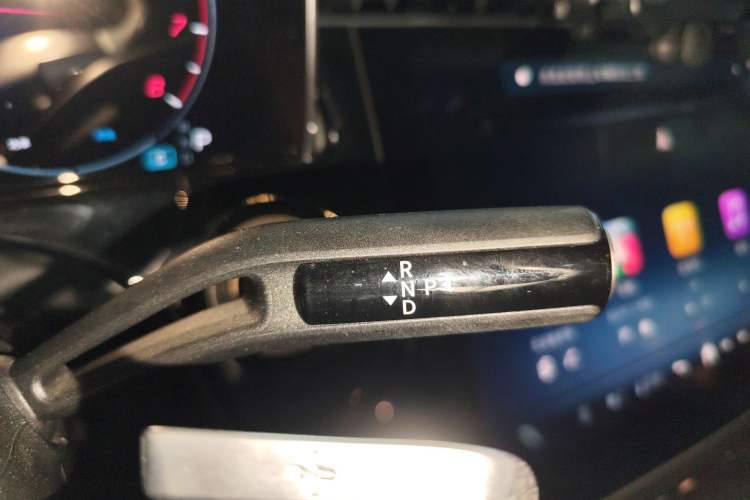 Used Mercedes-Benz E-Class 2024 E 300 L Luxury Model Gear Lever