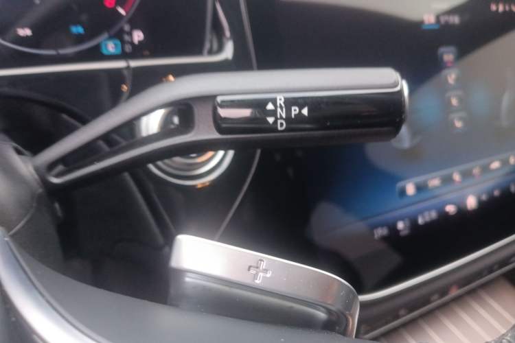 Used Mercedes-Benz E-Class 2024 E 300 L Luxury Model Gear Lever
