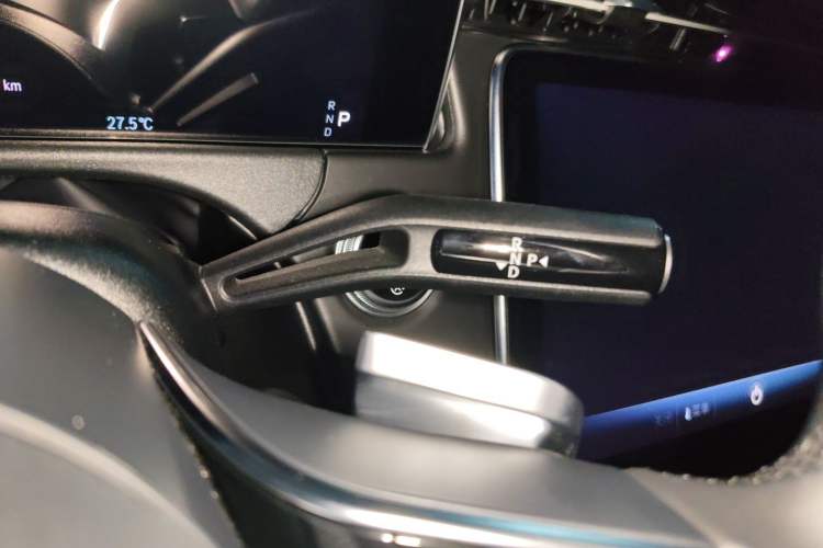 Used Mercedes-Benz E-Class 2024 E 260 Sport Edition Gear Lever