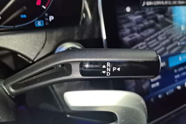 Used Mercedes-Benz E-Class 2024 Refresh E 300 L Stylish Edition Gear Lever
