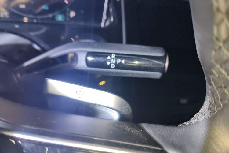 Used Mercedes-Benz E-Class 2024 E 300 L Luxury Model Gear Lever