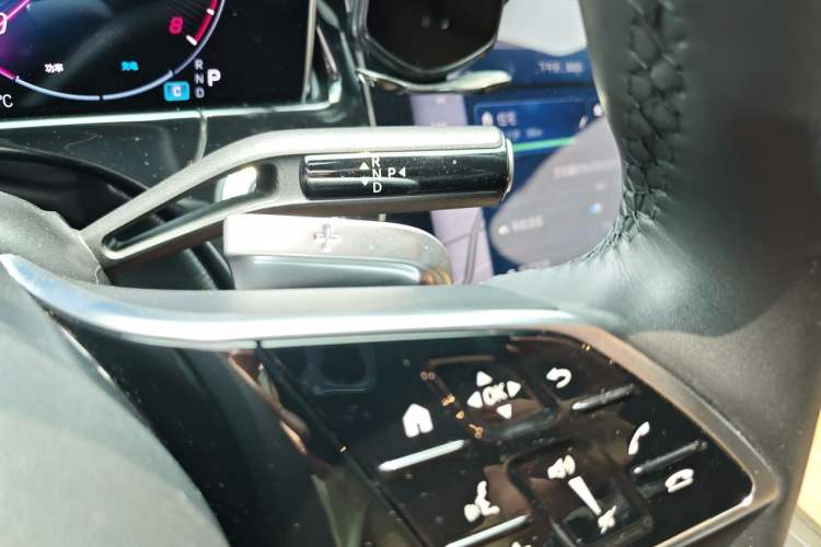 Used Mercedes-Benz E-Class 2024 Facelift E 300 L Luxury Edition Gear Lever