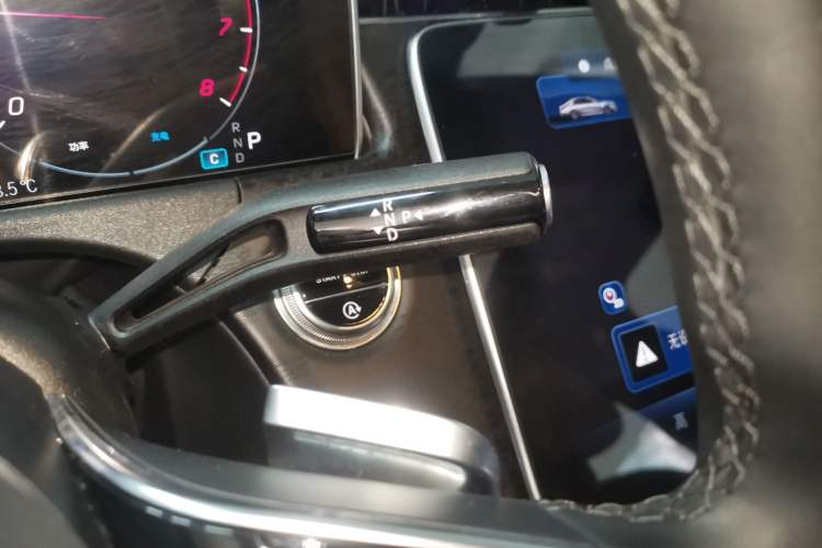 Used Mercedes-Benz E-Class 2024 E 260 Sport Edition Gear Lever