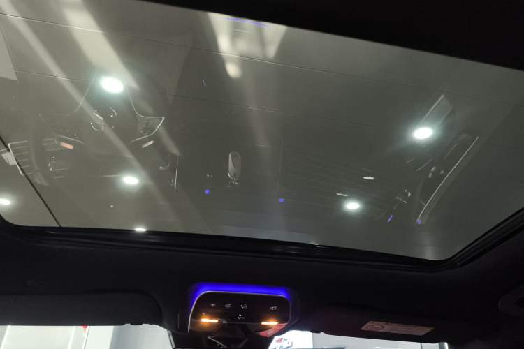 Used Mercedes-Benz E-Class 2024 E 260 L Headliner