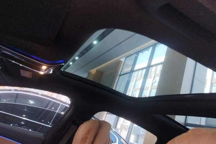 Used Mercedes-Benz E-Class 2024 E 300 L Fashion Sport Model Headliner
