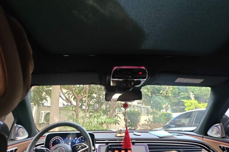 Used Mercedes-Benz E-Class 2024 E 260 L Headliner