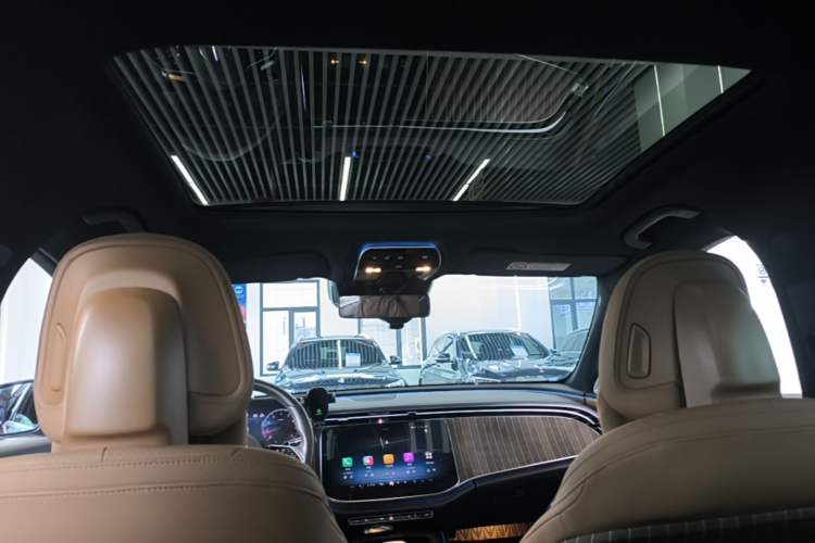 Used Mercedes-Benz E-Class 2024 Refresh E 300 L Stylish Edition Headliner
