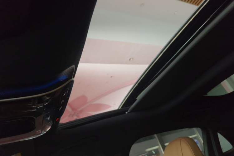Used Mercedes-Benz E-Class 2024 Refresh E 300 L Stylish Edition Headliner