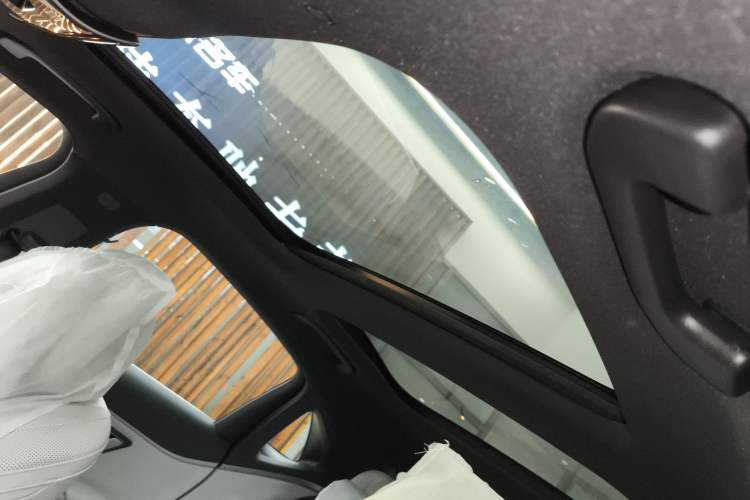 Used Mercedes-Benz E-Class 2024 E 300 L Fashion Sport Model Headliner