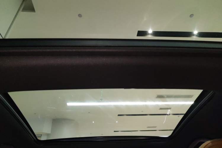 Used Mercedes-Benz E-Class 2024 Facelift E 300 L Luxury Edition Headliner