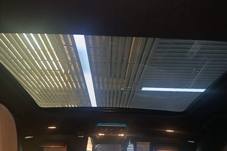 Used Mercedes-Benz E-Class 2024 Refresh E 300 L Stylish Edition Headliner