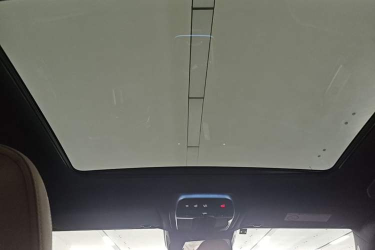 Used Mercedes-Benz E-Class 2024 Facelift E 300 L Fashion Sport Edition Headliner
