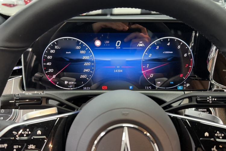 Used Mercedes-Benz E-Class 2024 Refresh E 300 L Stylish Edition Instrument Cluster