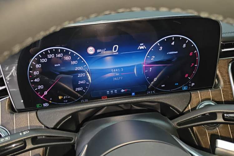Used Mercedes-Benz E-Class 2024 Refresh E 300 L Stylish Edition Instrument Cluster