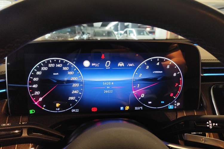Used Mercedes-Benz E-Class 2024 Refresh E 300 L Stylish Edition Instrument Cluster