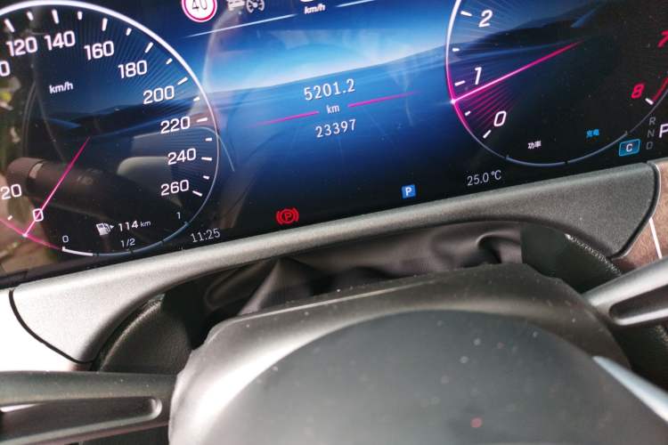 Used Mercedes-Benz E-Class 2024 Refresh E 300 L Stylish Edition Instrument Cluster