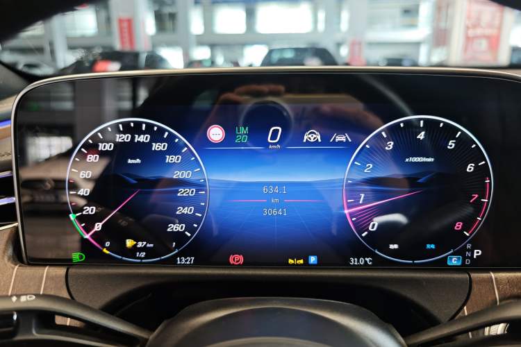 Used Mercedes-Benz E-Class 2024 Refresh E 300 L Stylish Edition Instrument Cluster